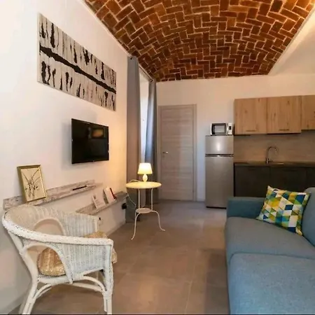 Santa Chiara In Corte - Box Auto Privato アパート トリノ