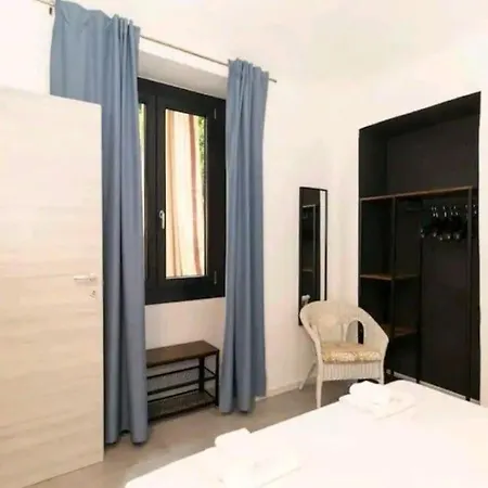 Santa Chiara In Corte - Box Auto Privato アパート