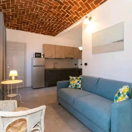 Santa Chiara In Corte - Box Auto Privato アパート トリノ